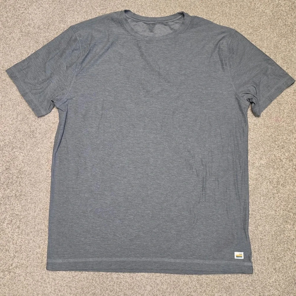 Vuori Men's Size M Heathered Grey Strato Tech Tee V126 Gym Athleisure Casual